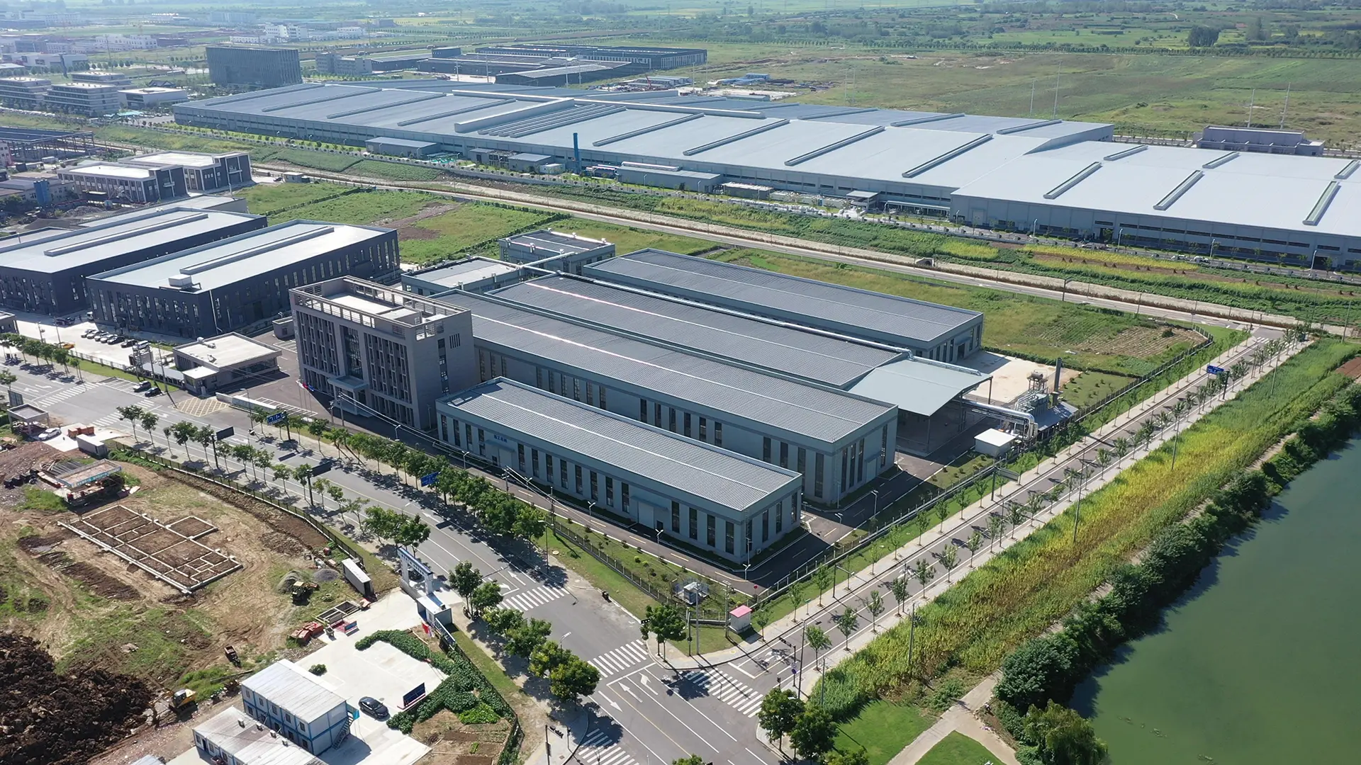 SOLUCIONES ADHESIVAS AVANZADAS <br>PARA INDUSTRIAS MUNDIALES